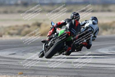 media/Jan-15-2026-Racers Edge (Thu) [[dfebeb70ab]]/3-B Group/Session 4 (Turn 5)/